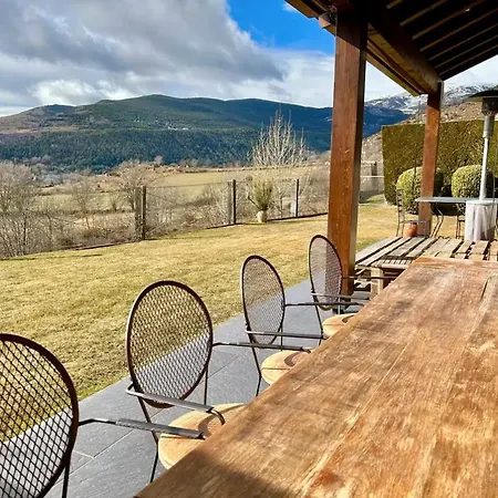 Holiday home Maison De Montagne & Vue D'exception Enveitg