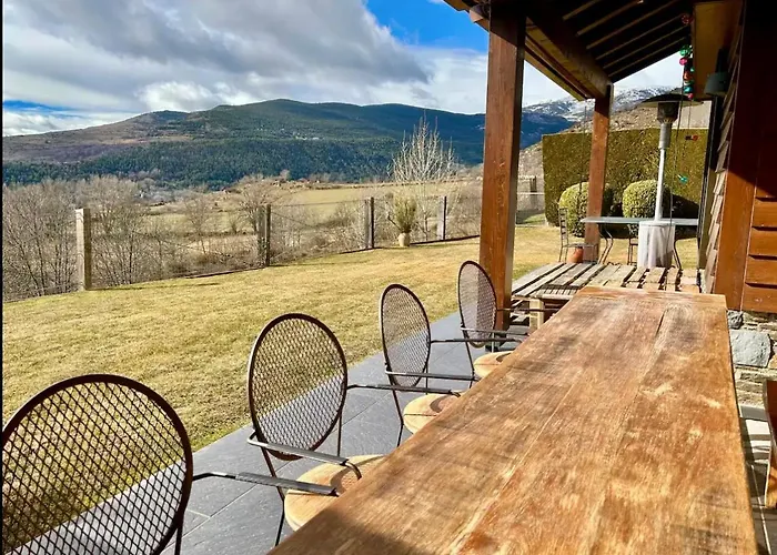 Holiday home Maison De Montagne & Vue D'exception Enveitg